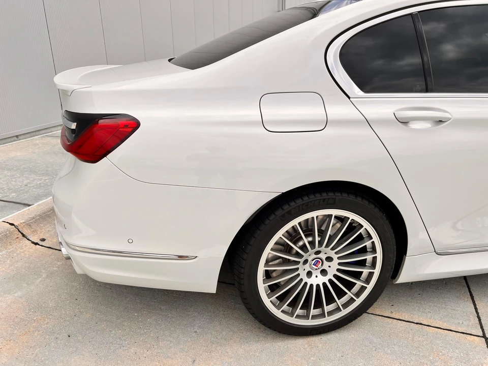 2022 BMW Alpina B7 - Image 20 of 31