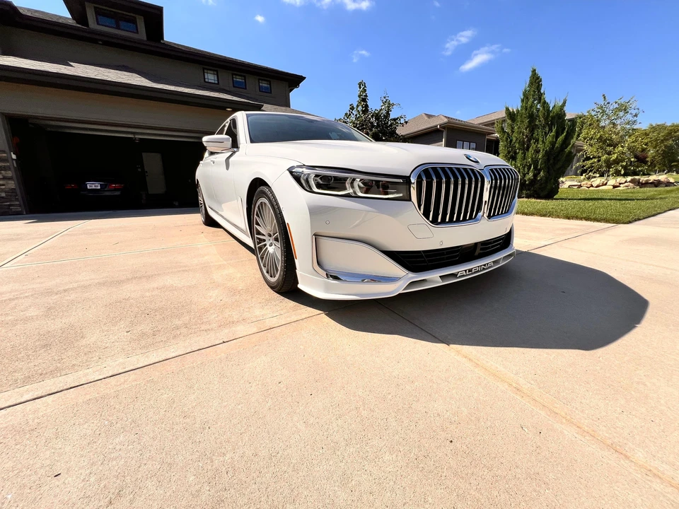 2022 BMW Alpina B7 - Image 12 of 31