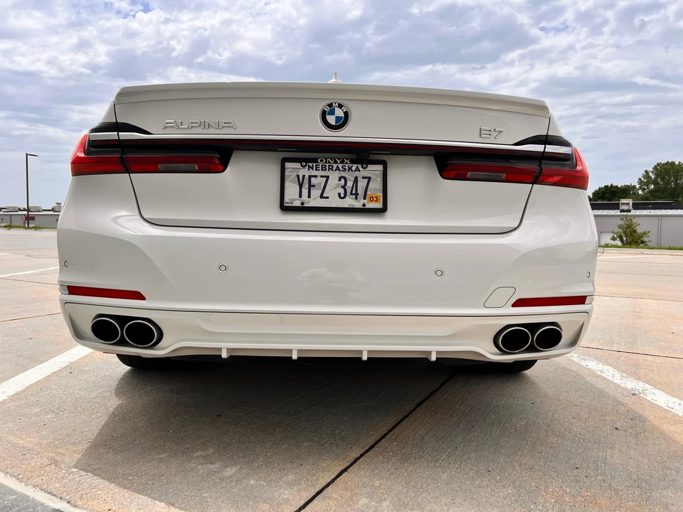 2022 BMW Alpina B7 - Image 9 of 31