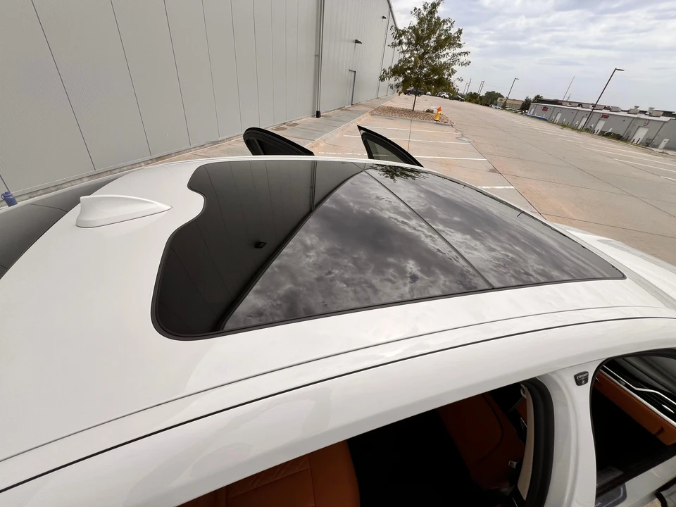 2022 BMW Alpina B7 - Image 22 of 31