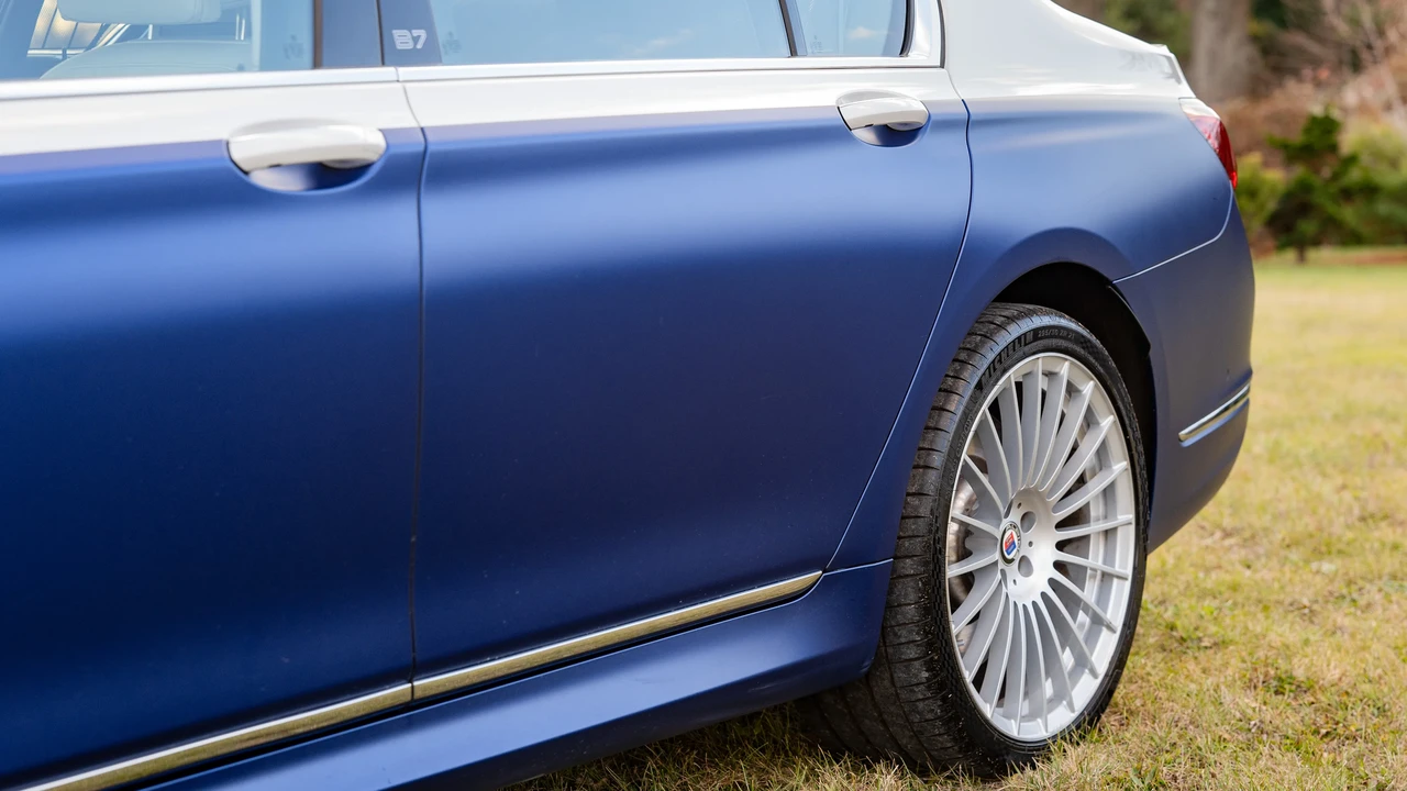 2022 BMW Alpina B7 - Image 9 of 31