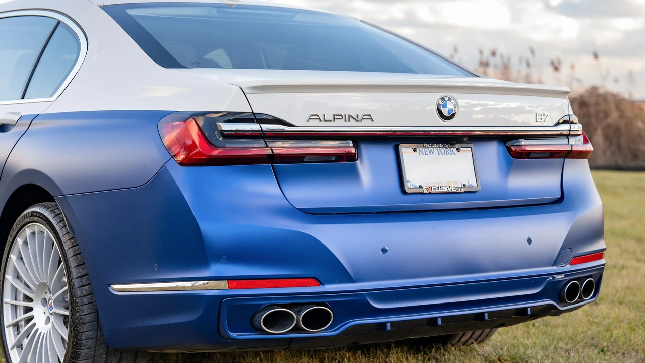 2022 BMW Alpina B7 - Image 6 of 31