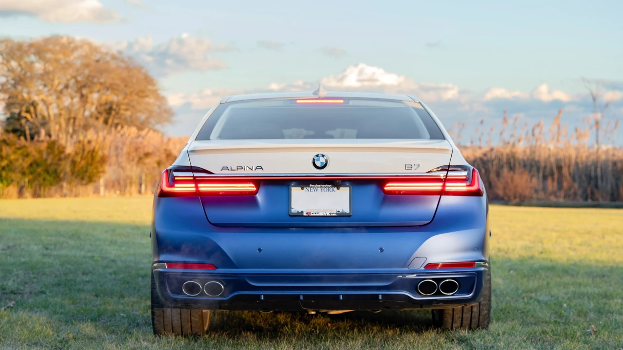 2022 BMW Alpina B7 - Image 3 of 31