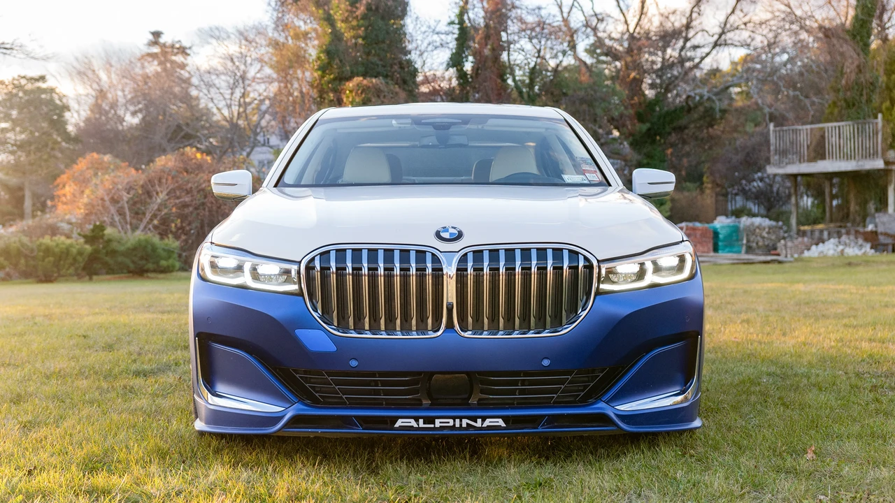 2022 BMW Alpina B7 - Image 19 of 31