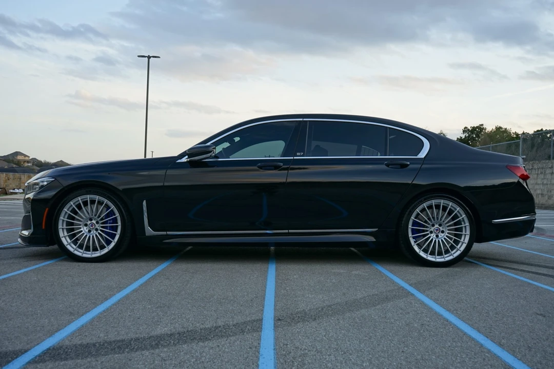 2022 BMW Alpina B7 - Image 3 of 7
