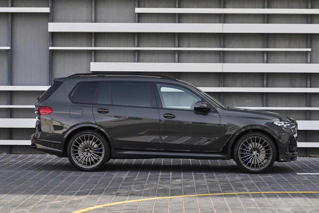 2022 BMW Alpina XB7 - Image 8 of 31