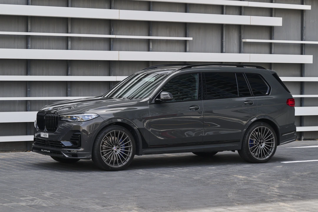 2022 BMW Alpina XB7 - Image 11 of 31