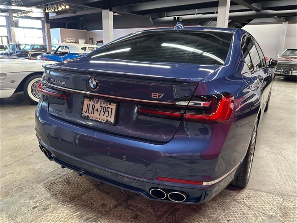 2022 BMW Alpina - Image 23 of 31