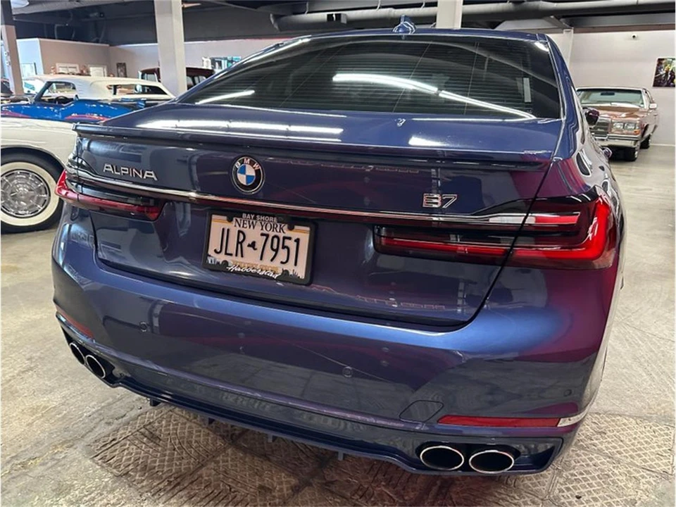 2022 BMW Alpina - Image 24 of 31