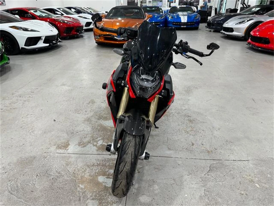2022 BMW - Image 2 of 30