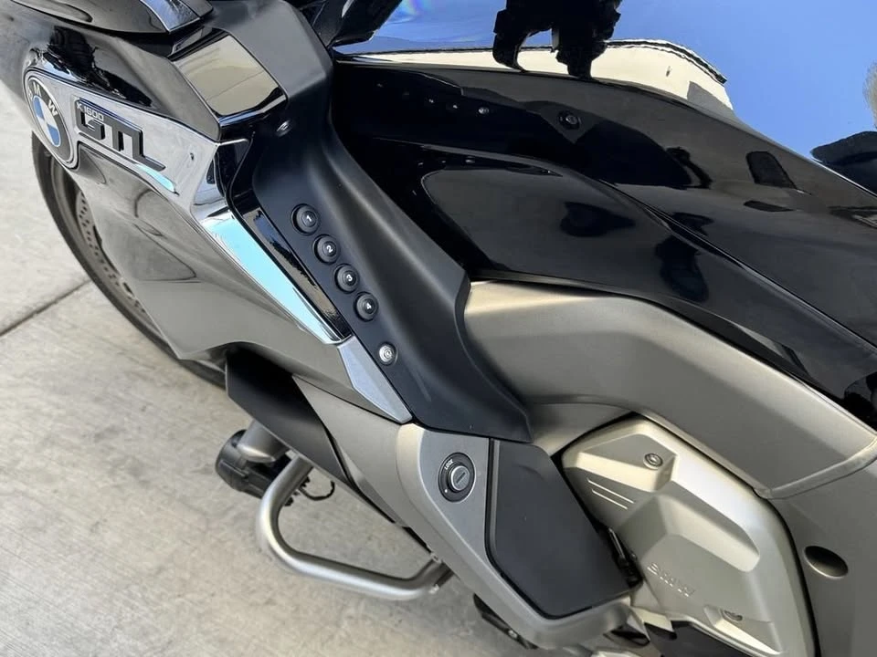 2022 BMW K1600 - Image 10 of 20