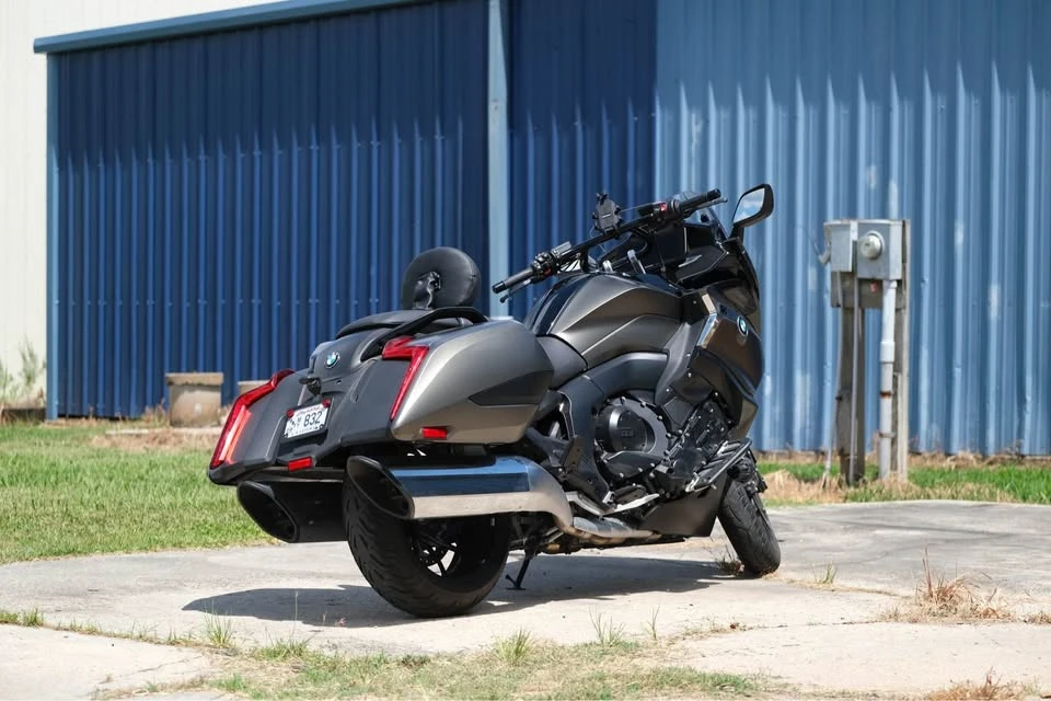2022 BMW K1600 - Image 2 of 4