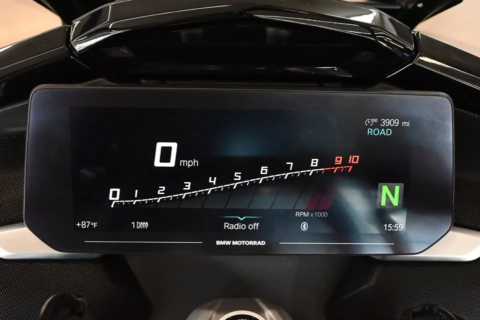 2022 BMW K1600 - Image 16 of 20
