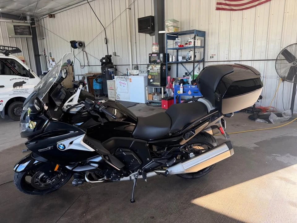 2022 BMW K1600 - Image 3 of 4