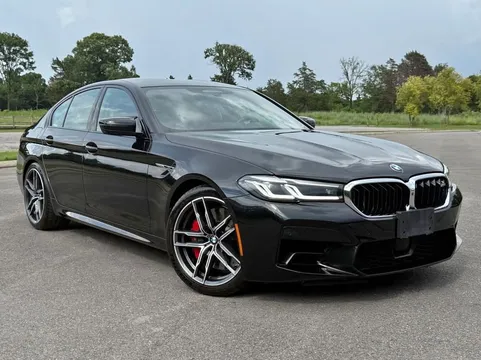 2022 BMW M5 Executive Package Driver Assistance Pro Package
