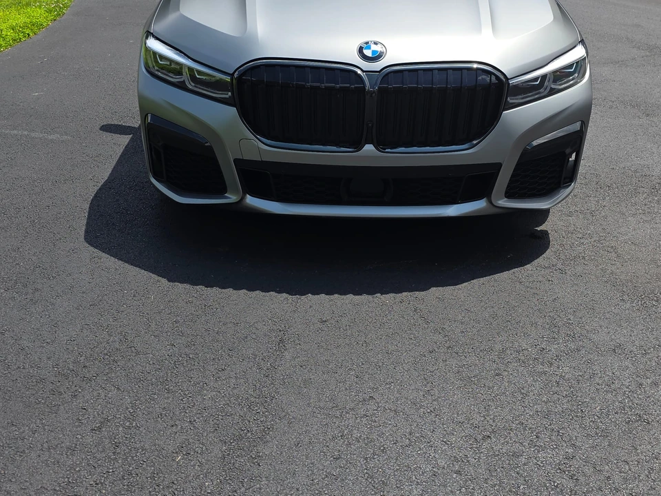 2022 BMW G11/G12 750i & M760i Sedan - Image 8 of 31