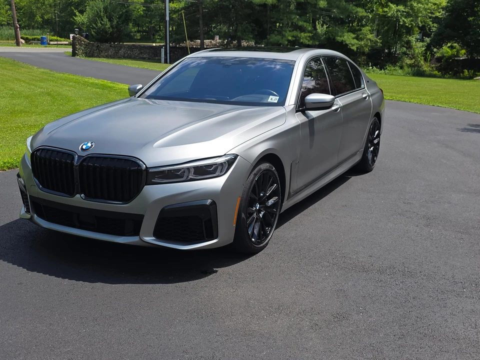 2022 BMW G11/G12 750i & M760i Sedan - Image 9 of 31