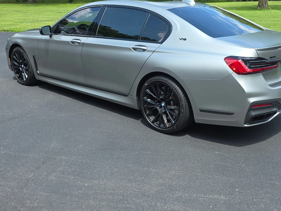 2022 BMW G11/G12 750i & M760i Sedan - Image 22 of 31
