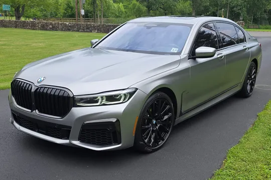 2022 BMW M760i xDrive