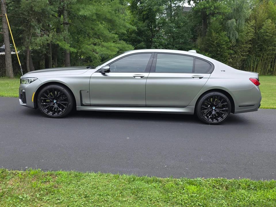 2022 BMW G11/G12 750i & M760i Sedan - Image 19 of 31