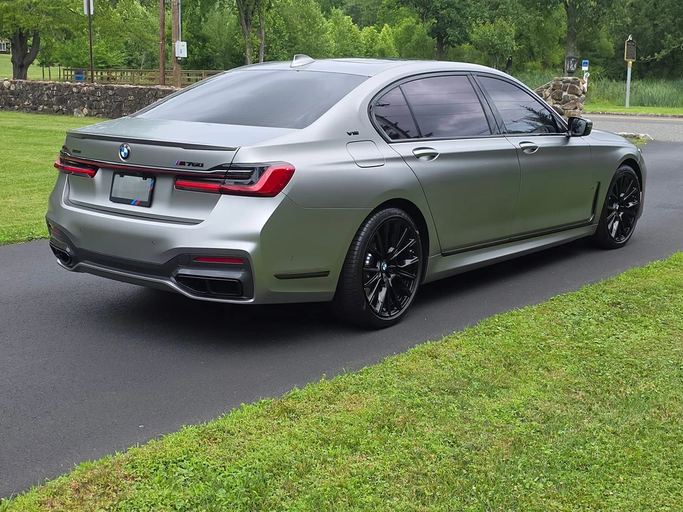 2022 BMW G11/G12 750i & M760i Sedan - Image 28 of 31