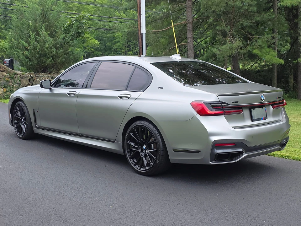 2022 BMW G11/G12 750i & M760i Sedan - Image 23 of 31