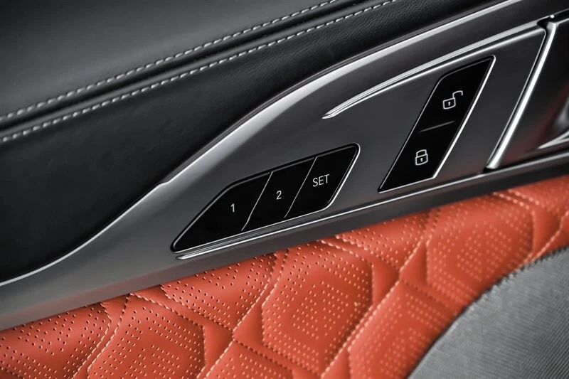 2022 BMW M8 - Image 19 of 21