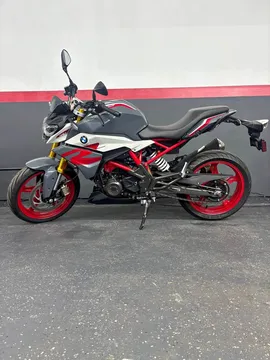 2022 BMW Naked