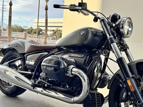 2022 BMW R 18 Manhattan Metallic Matte