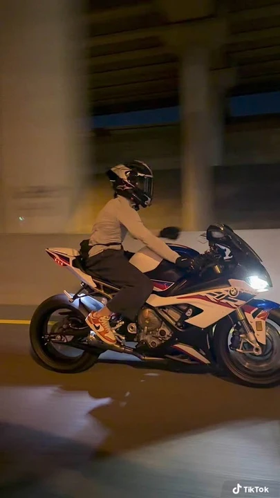 2022 BMW S1000 - Image 4 of 4