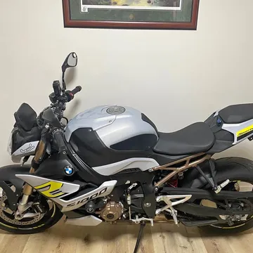 2022 BMW S1000R