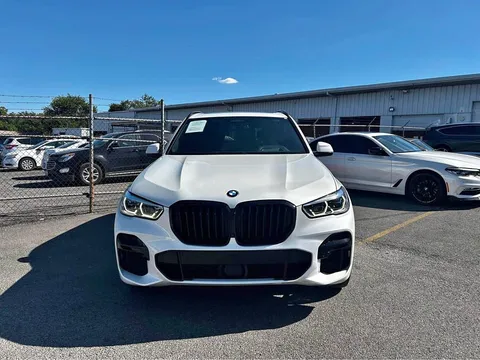 2022 BMW X5 M50i Sport Utility 4D