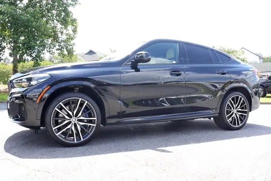 2022 BMW X6 M50i