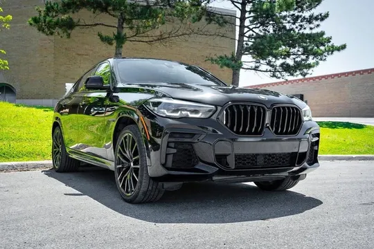 2022 BMW X6 M50i