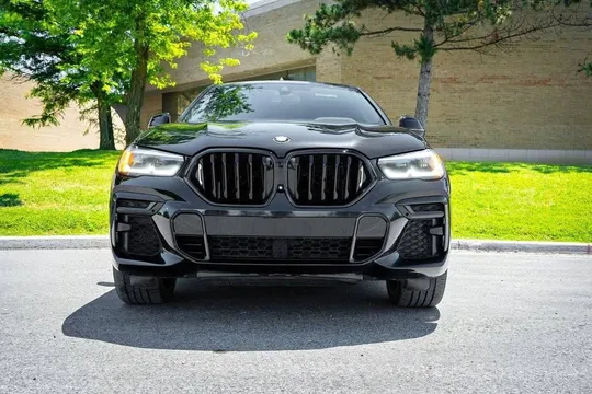 2022 BMW X6 M50i