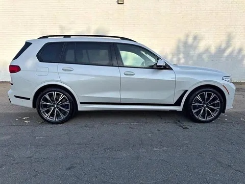 2022 BMW X7 M50i