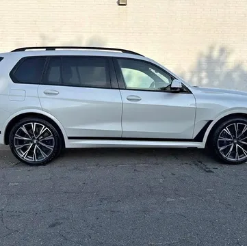 2022 BMW X7 M50i