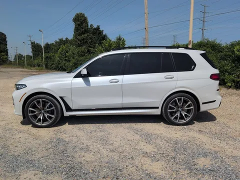 2022 BMW X7 M50i