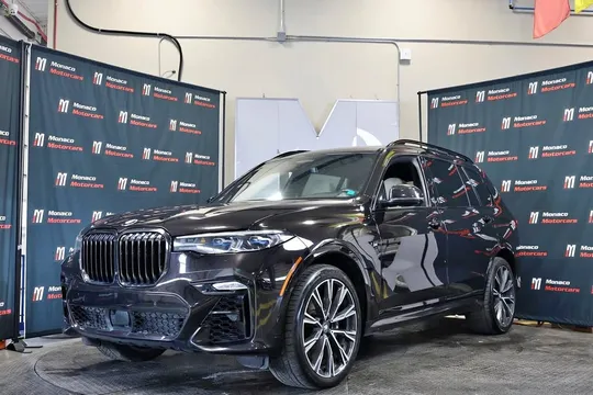 2022 BMW X7 M50i