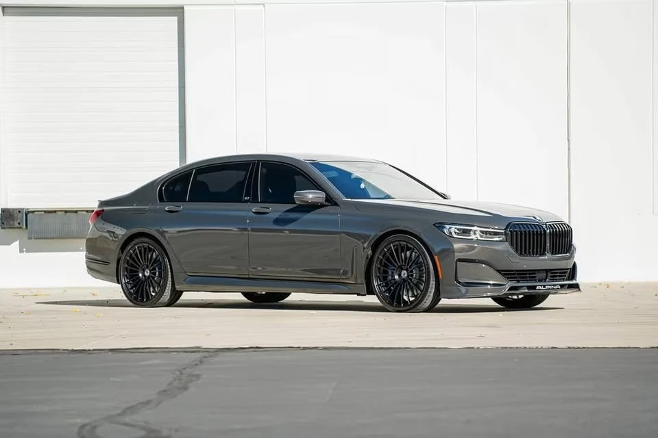 2022 BMW Alpina B7 - Image 3 of 17