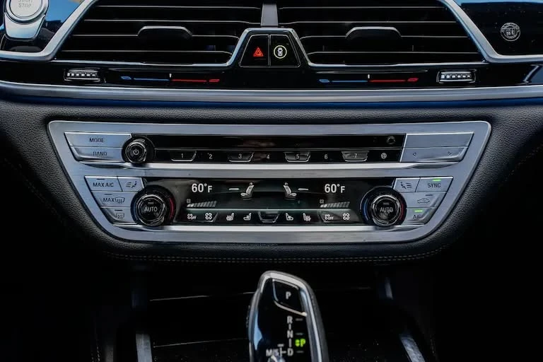 2022 BMW Alpina B7 - Image 13 of 17
