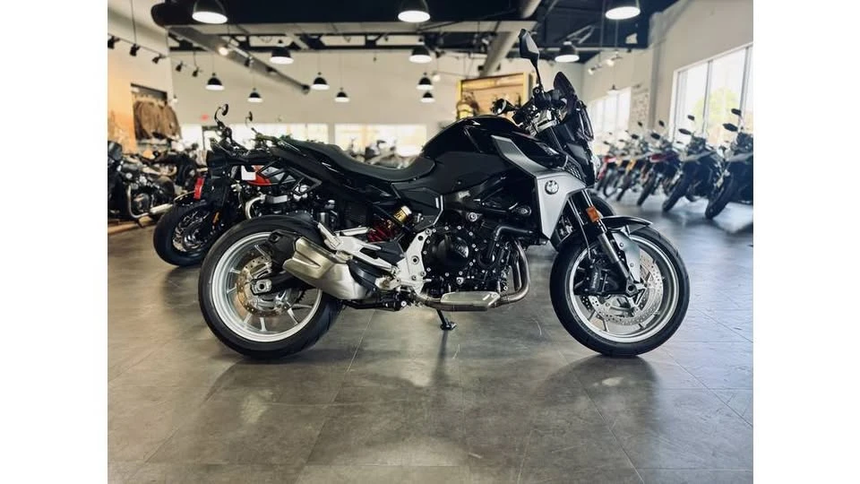 2022 BMW Motorcycles - Image 2 of 3