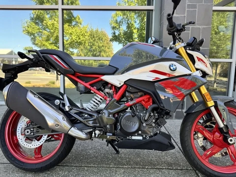 2022 BMW Motorcycles - Image 2 of 3