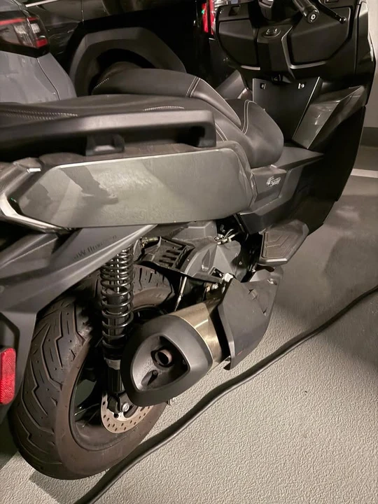 2022 BMW Motorcycles - Image 2 of 3
