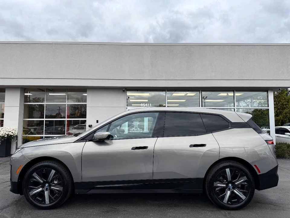 2022 BMW I20 iX - Image 2 of 21