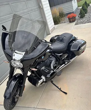 2022 BMW R18B