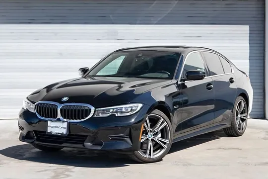 2022 BMW 330e