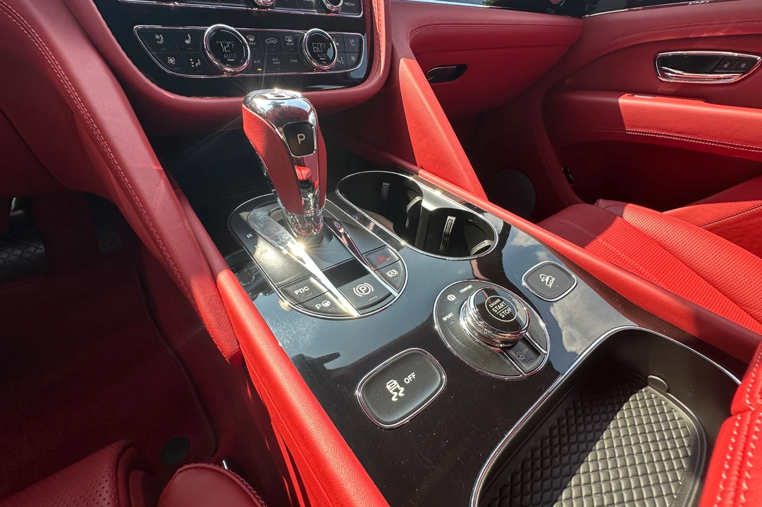 2022 Bentley Bentayga - Image 11 of 25