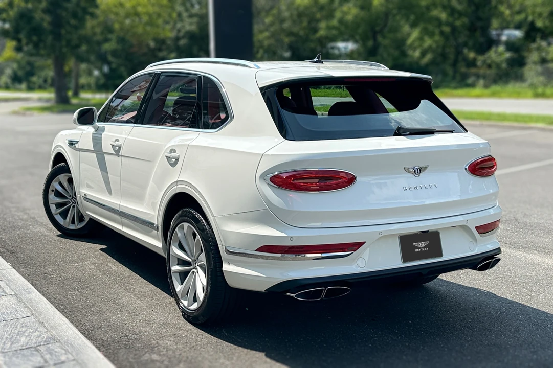 2022 Bentley Bentayga - Image 3 of 25