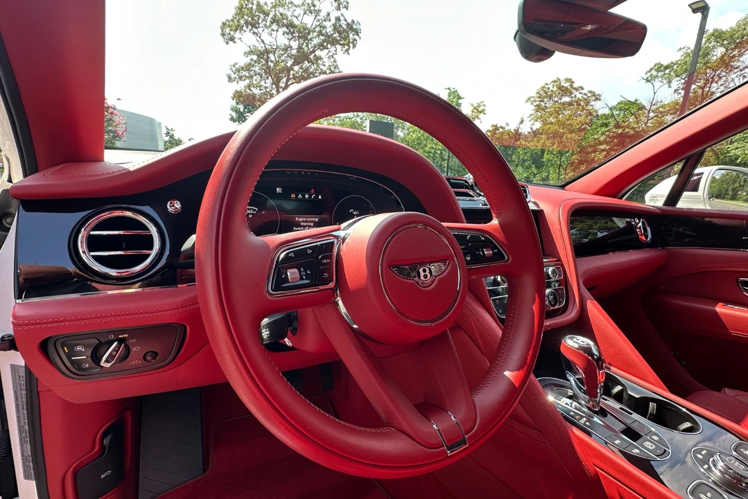 2022 Bentley Bentayga - Image 9 of 25